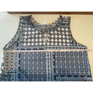 Exclusive One Knit Blue Patterned Top Stretch Sleeveless Size Large‎